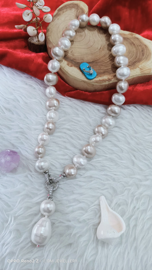 Neckpiece pearl Mala