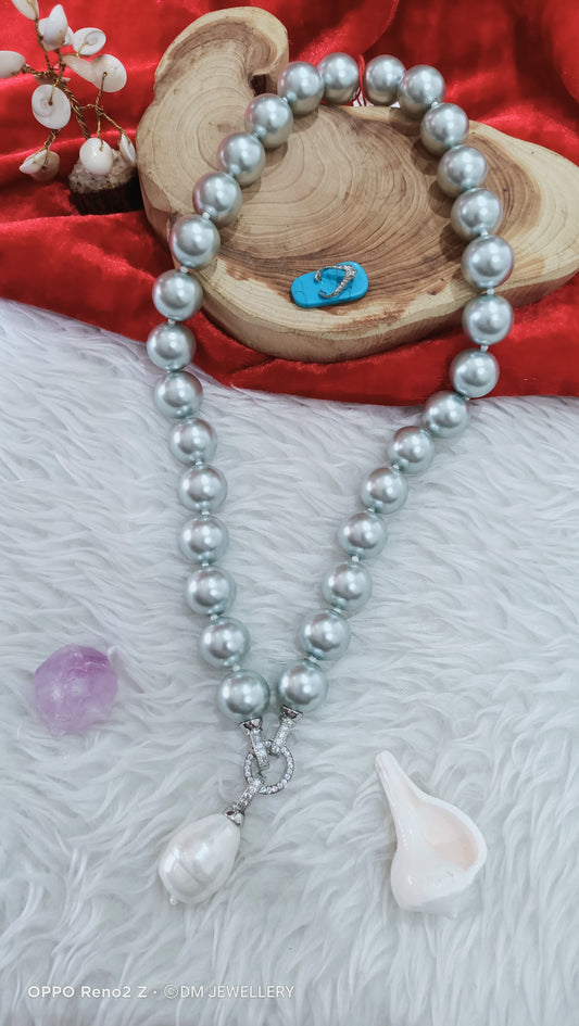 Neckpiece