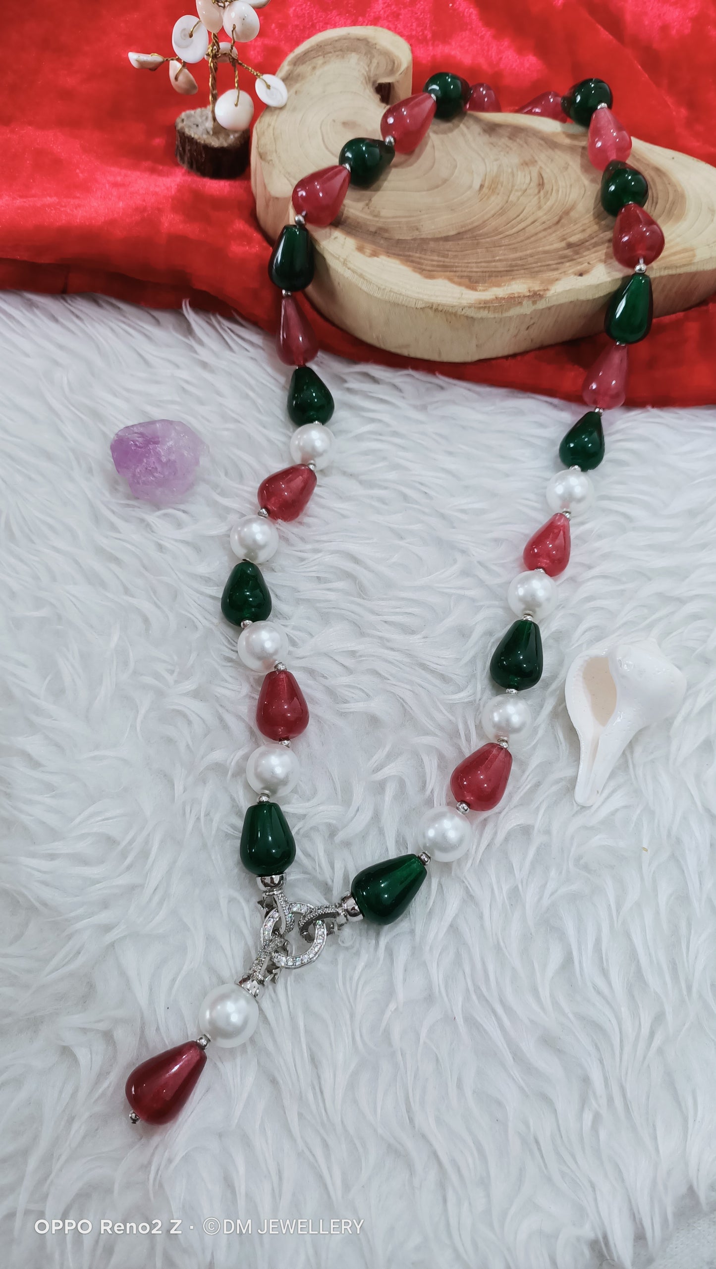 Neckpiece