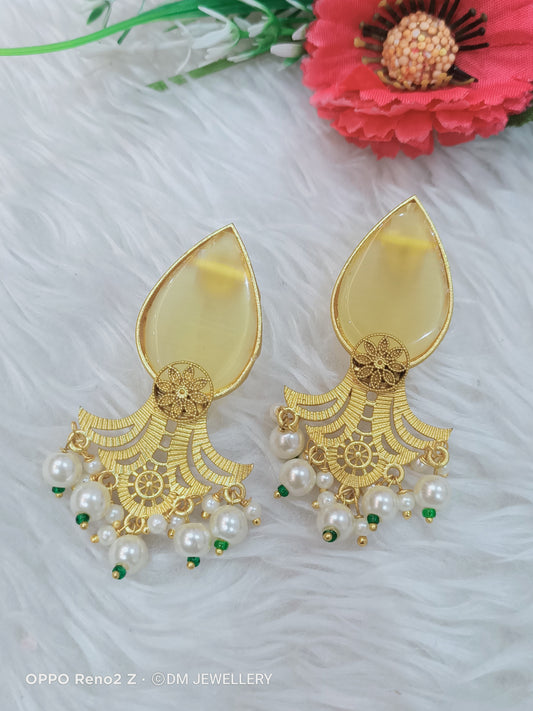 Gold polish Earring