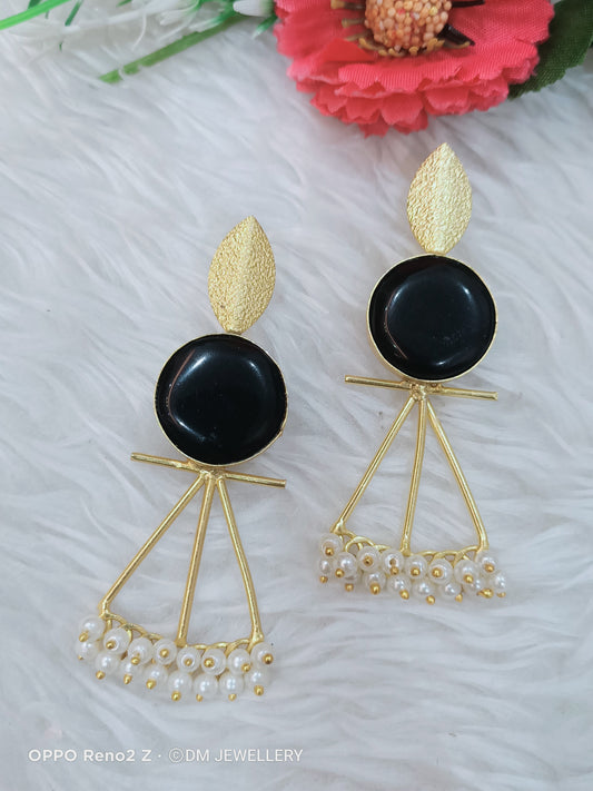 Gold polish Earring