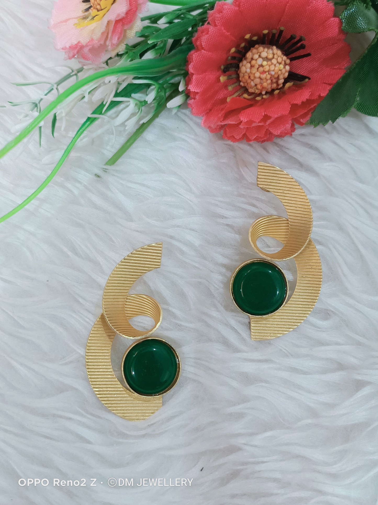 Gold polish Earring