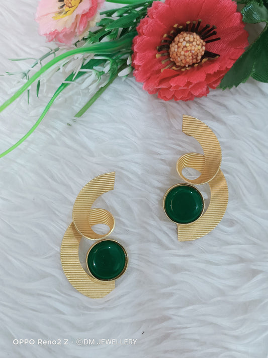 Gold polish Earring