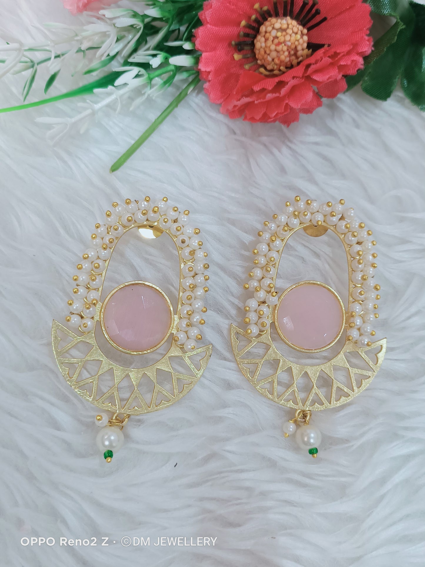 Gold polish Earring