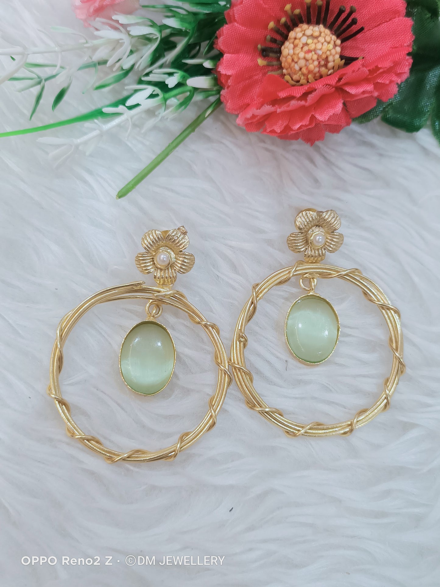 Gold polish Earring