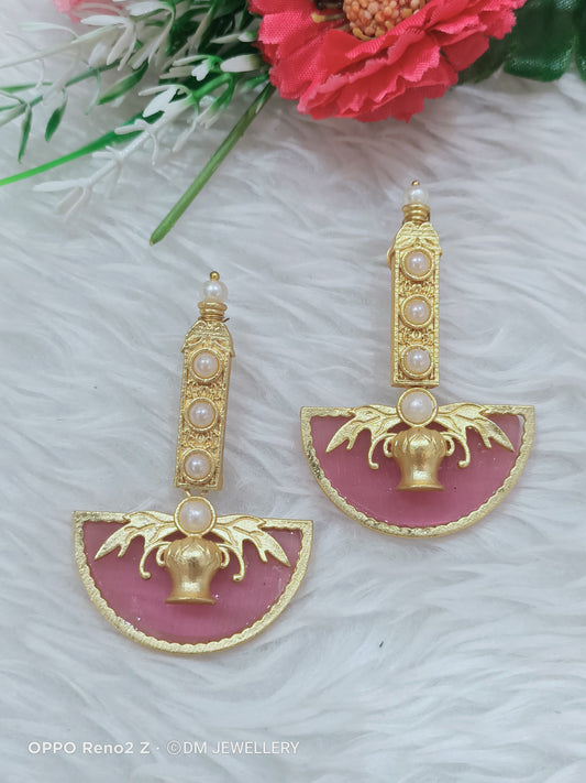 Gold polish Earring
