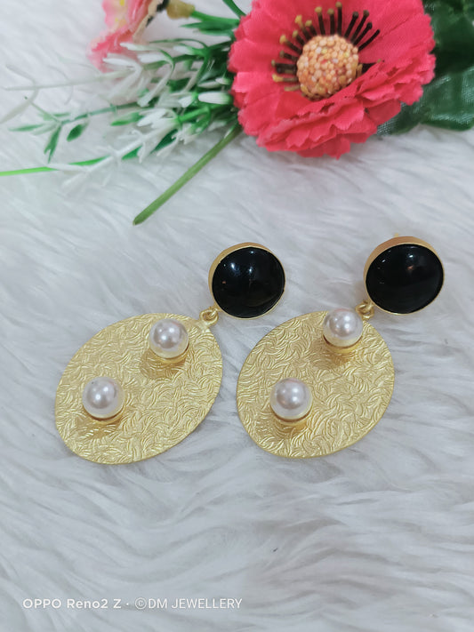 Gold polish Earring