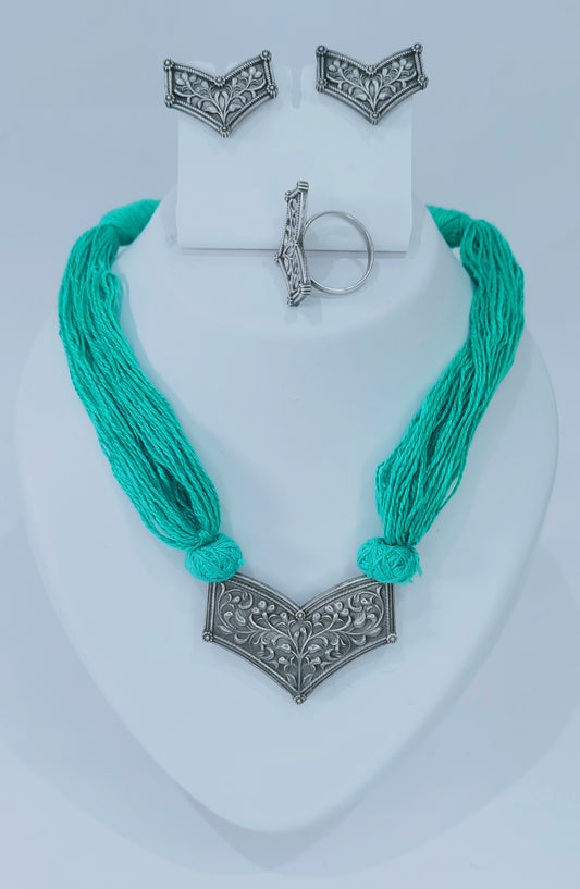 Thread Neckpiece