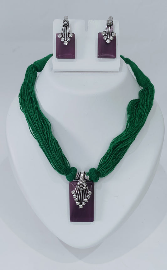 Thread Neckpiece