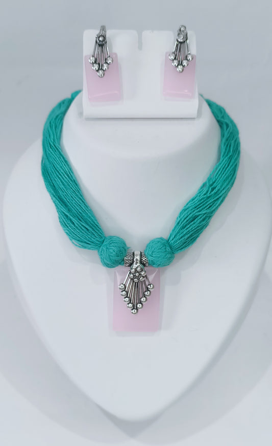 Thread Neckpiece