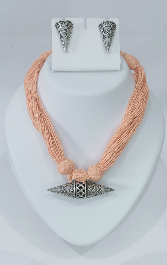 Thread Neckpiece