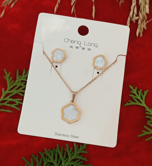 Pendant Chain Earring