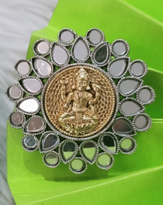 Laxmi stud earring