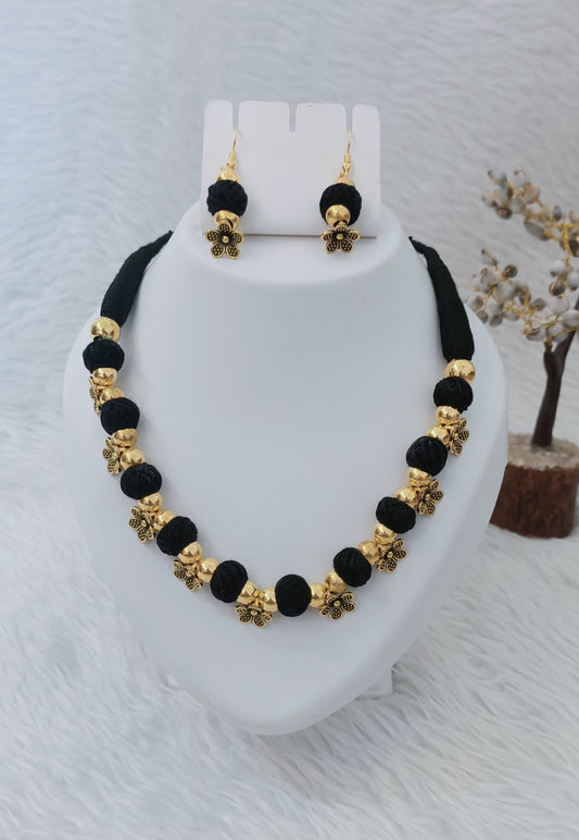 Thread Neckpiece