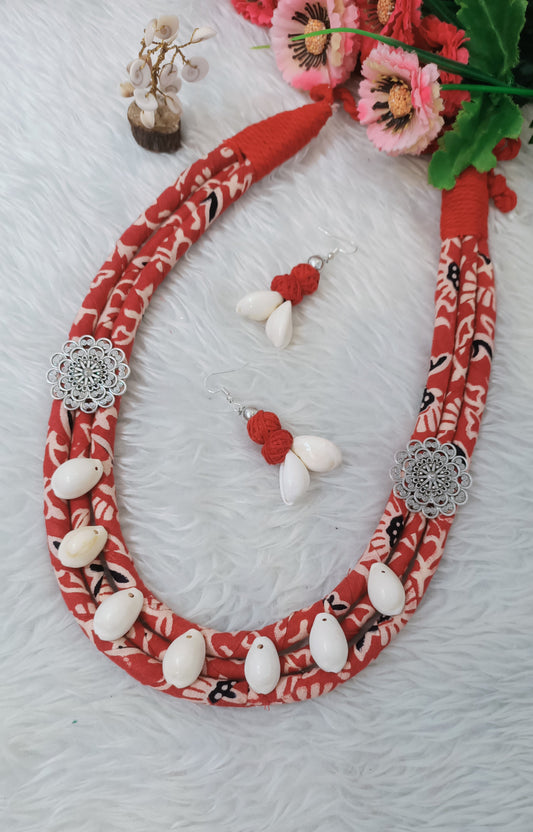 Thread Neckpiece