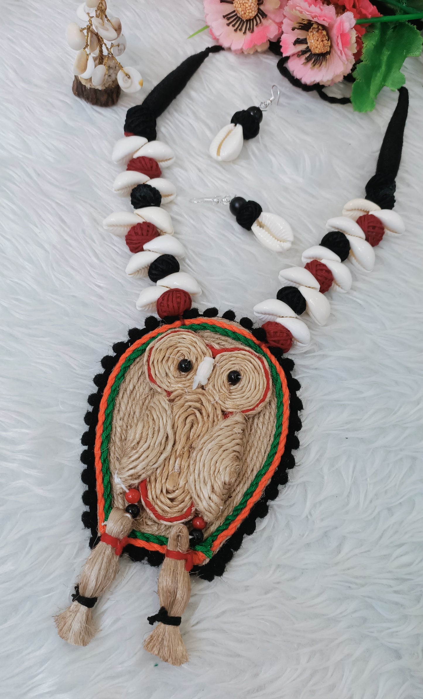 Thread Neckpiece