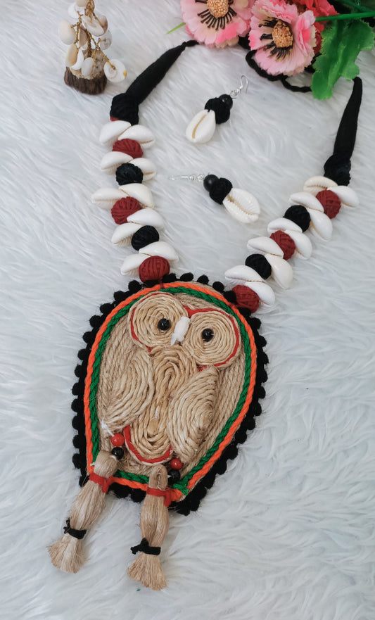 Thread Neckpiece
