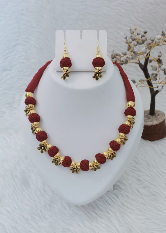 Thread Neckpiece