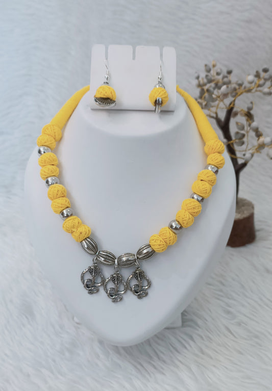 Thread Neckpiece