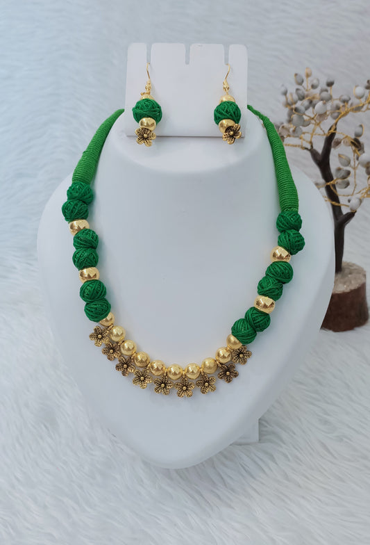 Thread Neckpiece