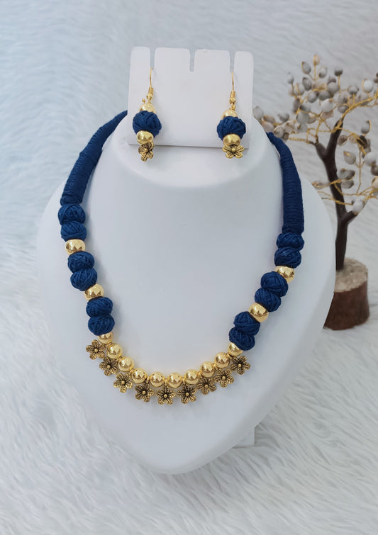 Thread Neckpiece
