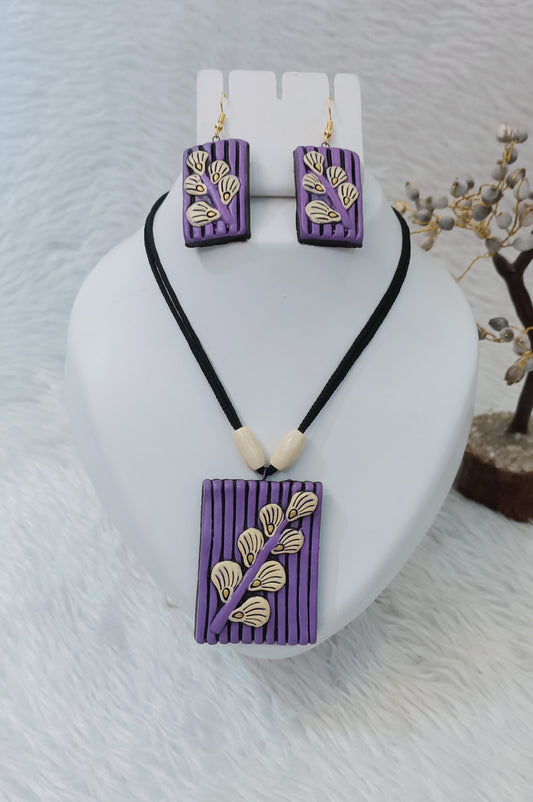 Thread Neckpiece